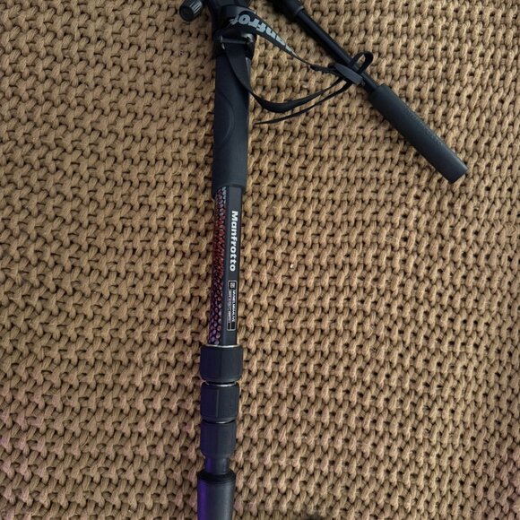 Manfrotto Element MII Aluminum Monopod + Fluid Pan Head - Picture 11 of 12